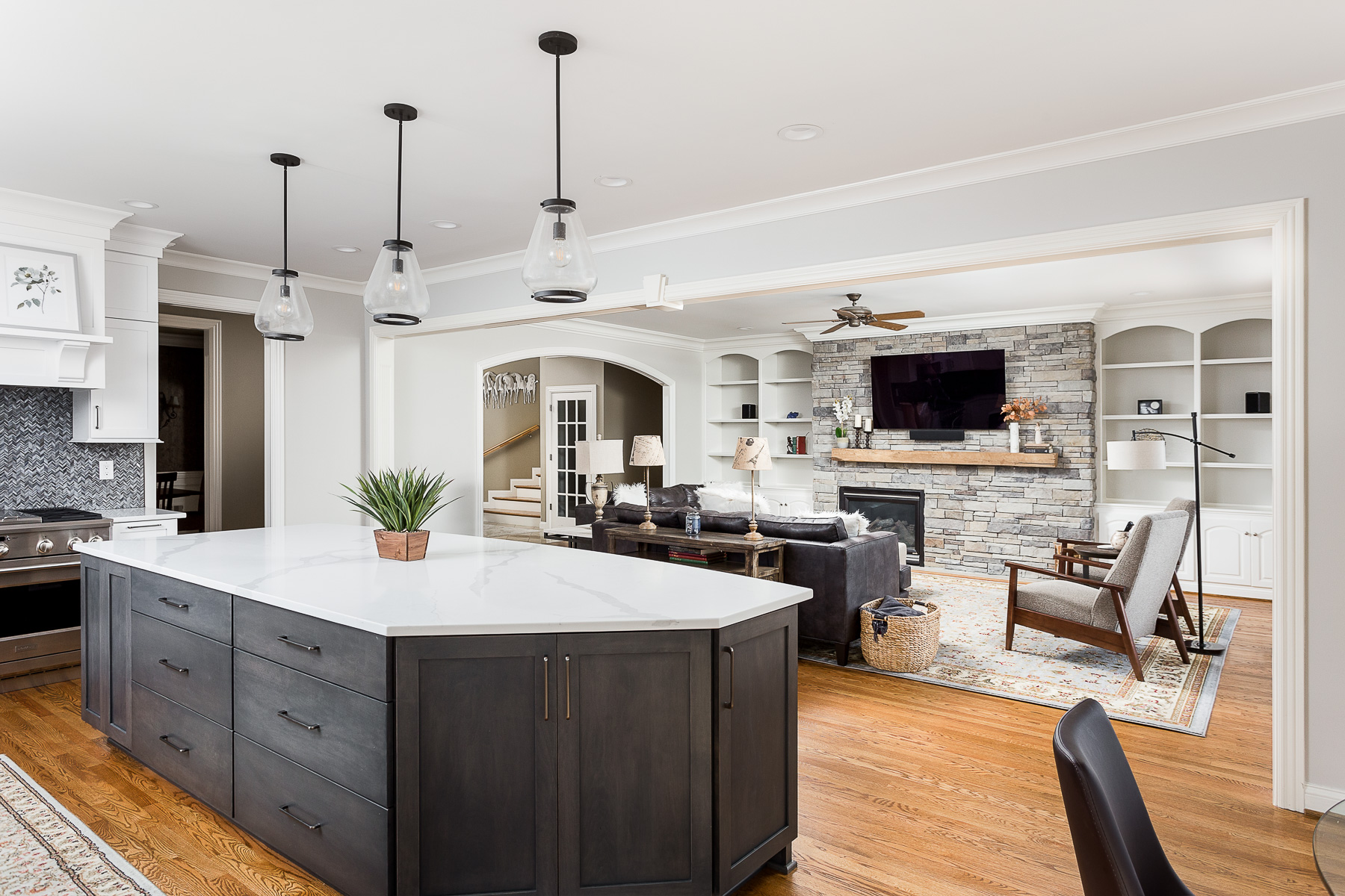 Renovated Kitchen Interior Design With Custom Cabinets